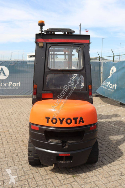 Chariot élévateur Toyota 02-6FD30