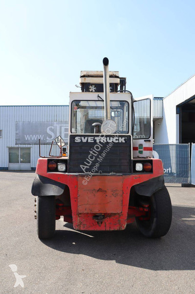 Chariot élévateur Svetruck 860 28