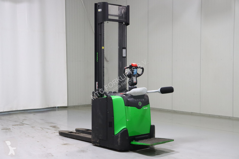 Chariot élévateur Cesab S312L