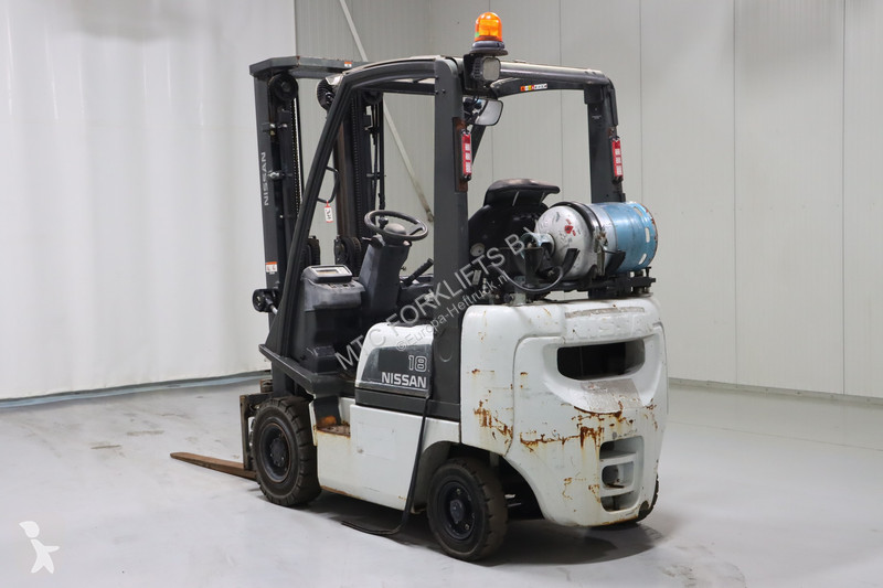 Chariot élévateur Nissan P1D1A18LQ