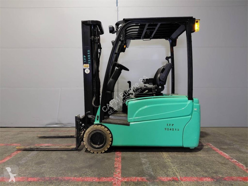 Chariot élévateur Yale LWB