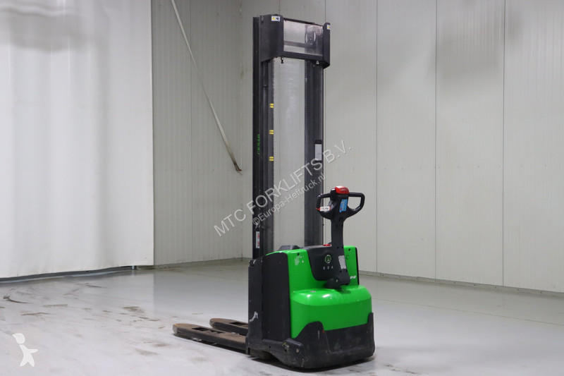 Chariot élévateur Cesab S212L