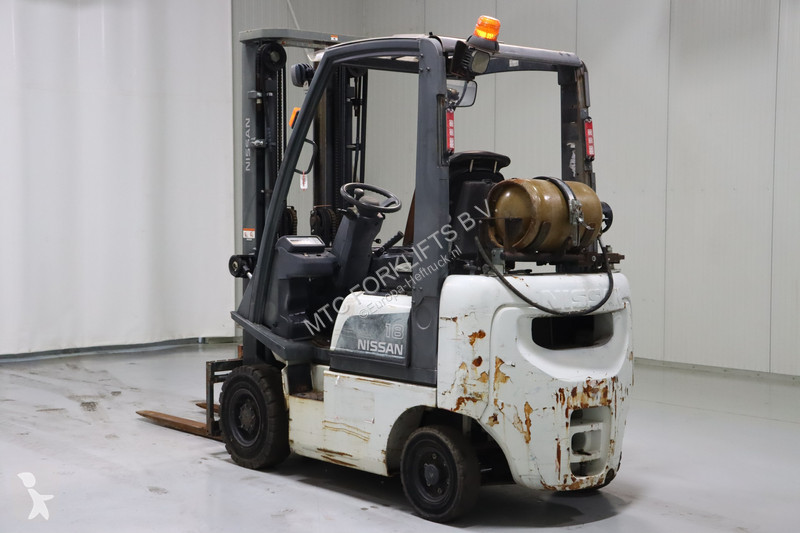 Chariot élévateur Nissan P1D1A18LQ