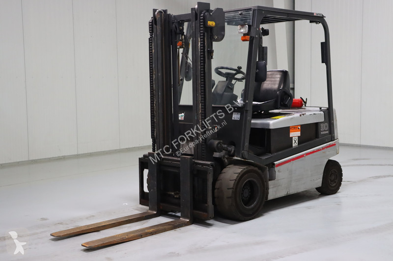 Chariot élévateur Nissan GQ02L30CU
