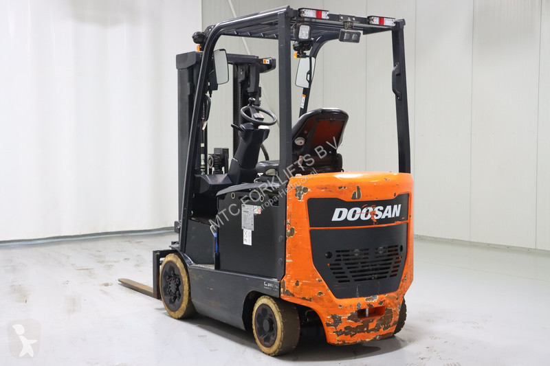 رافعة شوكية Doosan BC25S-7