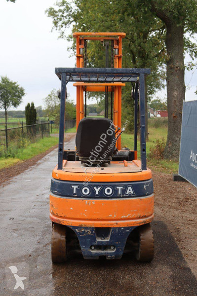 Кар Toyota 20