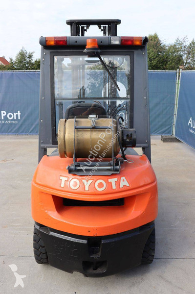 Кар Toyota 42-7FGF25