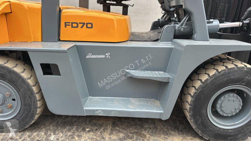 رافعة شوكية TCM FD70Z8 4x2