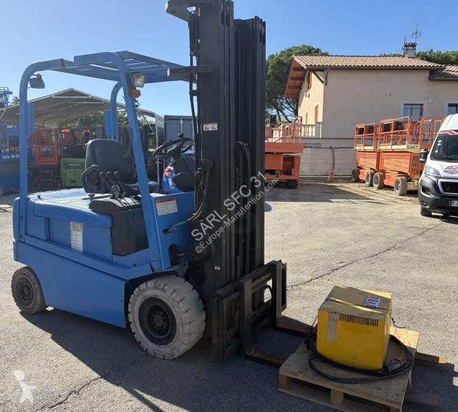 Empilhador elevador Nissan  Q02L25
