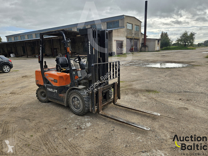 Empilhador elevador Doosan D30 G
