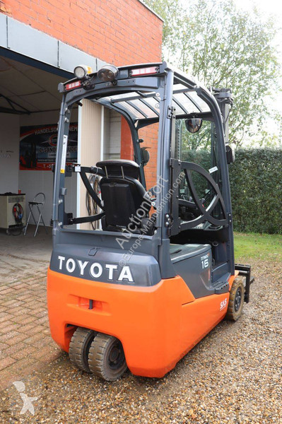 Empilhador elevador Toyota 8FBE16T