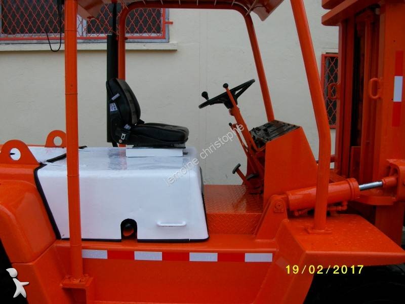 Teleskopický manipulátor Mitsubishi fd 60