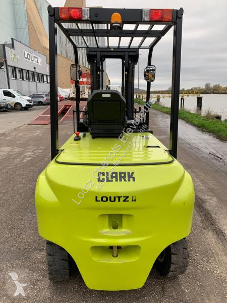 Chariot élévateur Clark