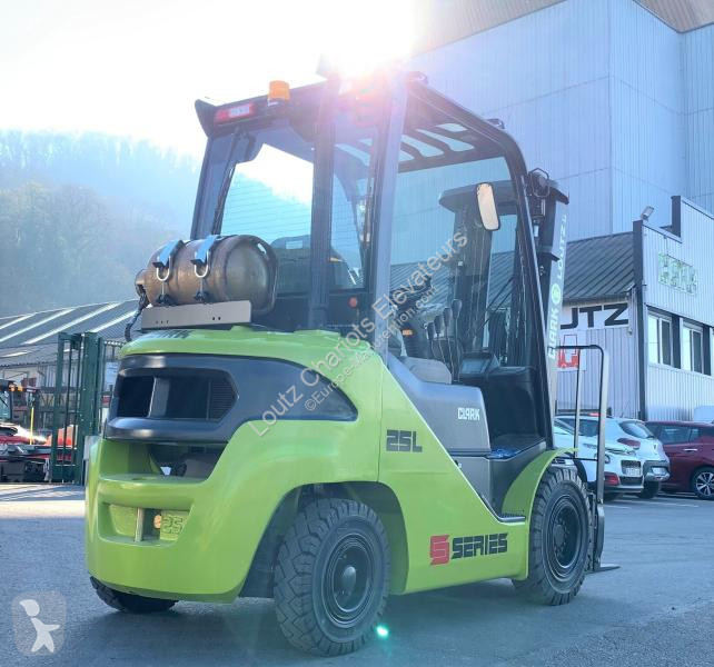 Chariot élévateur Clark  S25L
