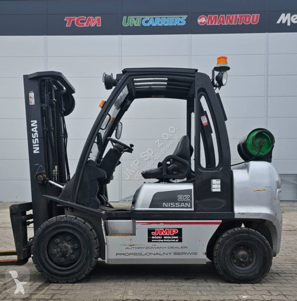 Teleskopický manipulátor Nissan UG1D2A32LQ