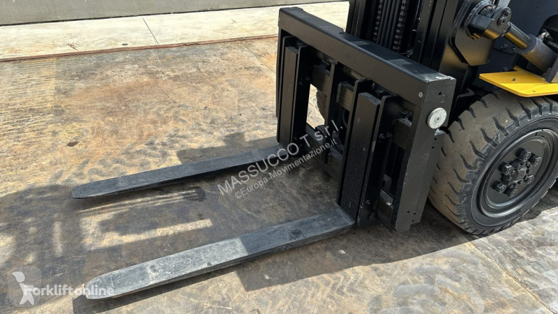 Carrello elevatore TCM FB30-7V