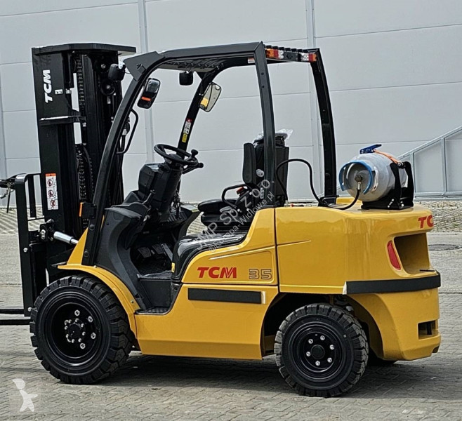 Chariot élévateur TCM FGE35-E2  BRAND NEW TR4300mm