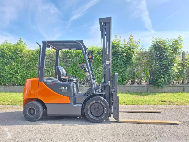 رافعة شوكية Doosan  D30S 5