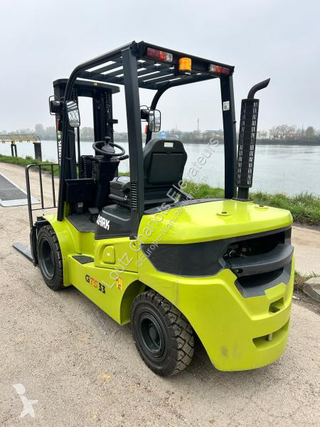 Chariot élévateur Clark  GTS33D