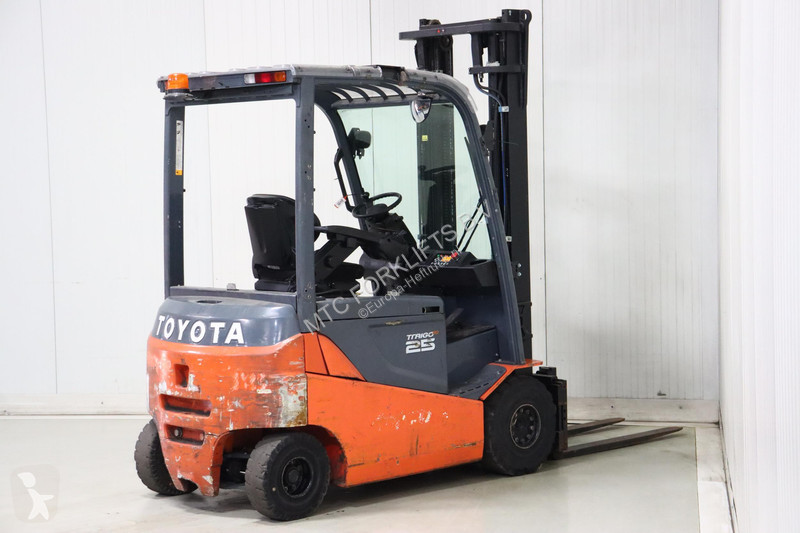 رافعة شوكية Toyota 8FBMKT25