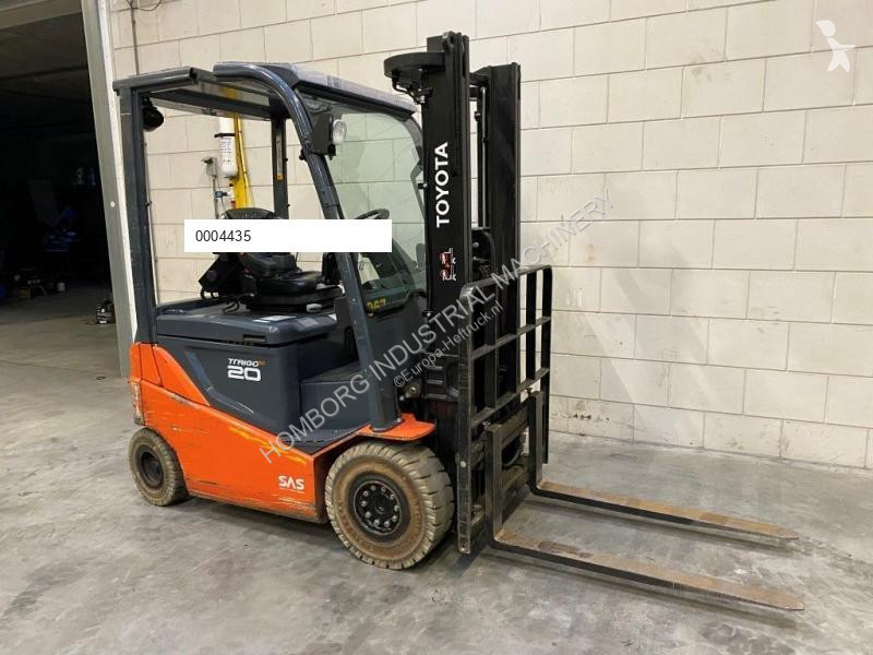 Teleskopický manipulátor Toyota 2 ton Traigo 20...