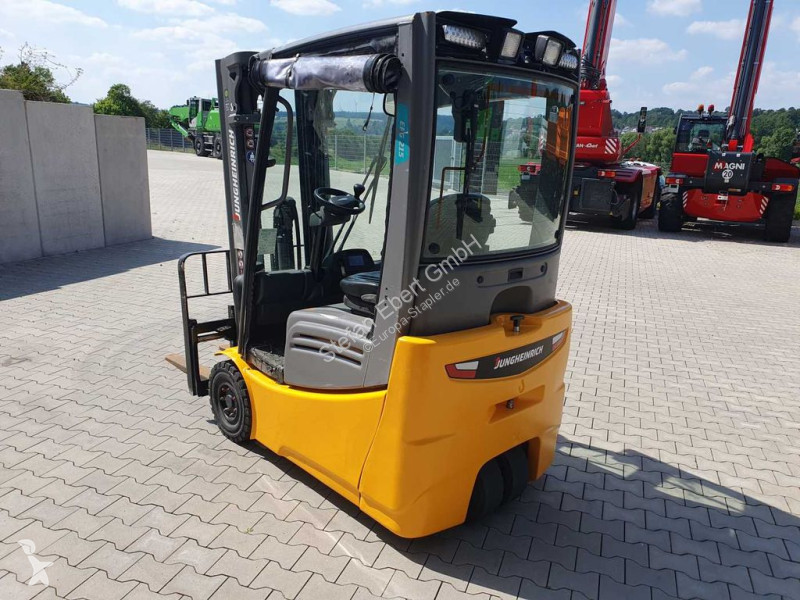 Stivuitor Jungheinrich EFG 215 / Triplex:...