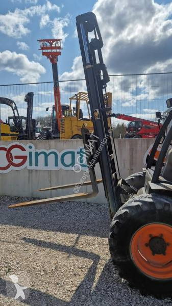 Stivuitor Ausa 2,5T tout terrain