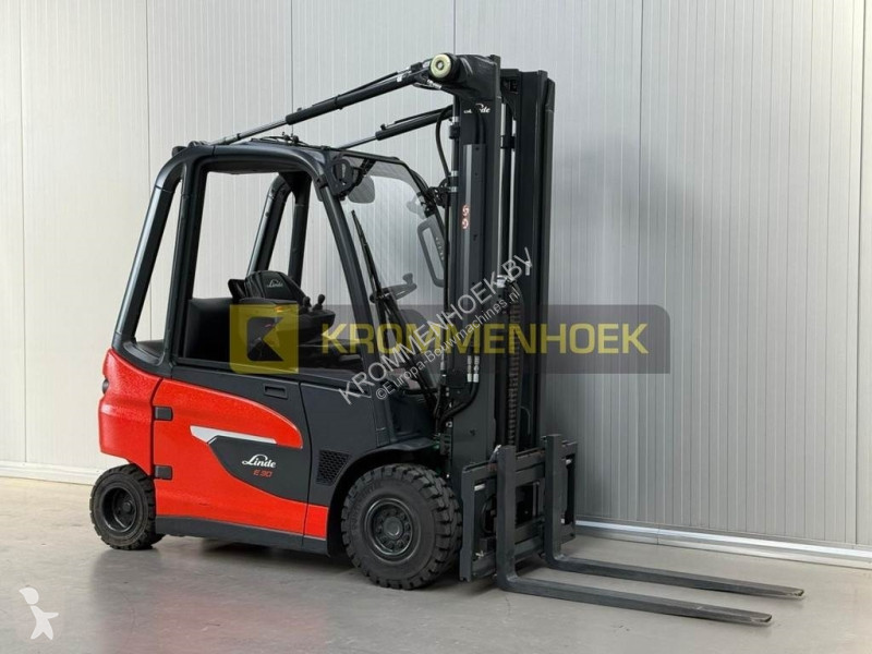 Teleskopický manipulátor Linde E 30 Demo