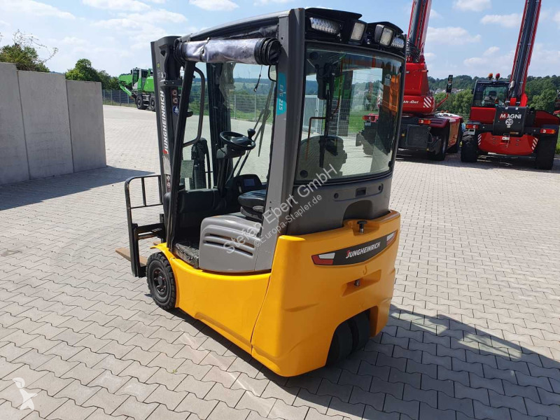 رافعة شوكية Jungheinrich EFG 215 / Triplex:...
