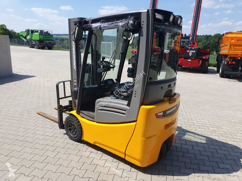 رافعة شوكية Jungheinrich EFG 215 / Triplex:...