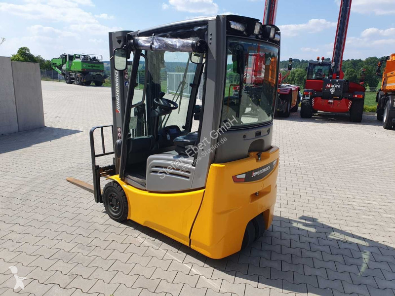 رافعة شوكية Jungheinrich EFG 215 / Triplex:...