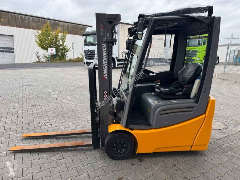 رافعة شوكية Jungheinrich EFG 215 / Triplex:...