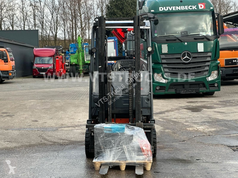 Teleskopický manipulátor Toyota 16 T 48V...