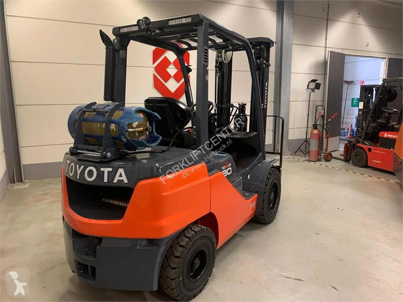 Vysokozdvižný vozík Toyota 02-8FGF30