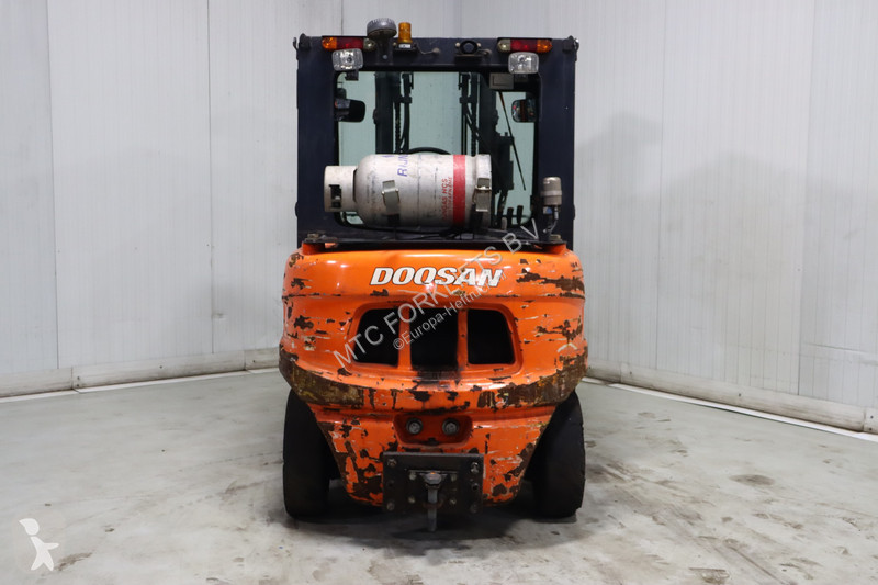 رافعة شوكية Doosan G40S-5