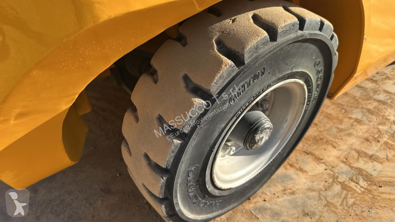 رافعة شوكية XCMG FD35T