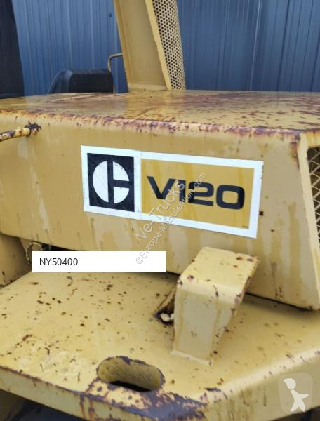 رافعة شوكية Caterpillar V120
