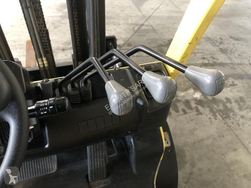 رافعة شوكية Hyster