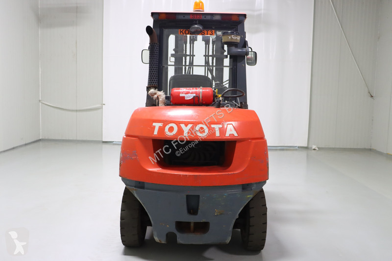 رافعة شوكية Toyota 42-7FD40