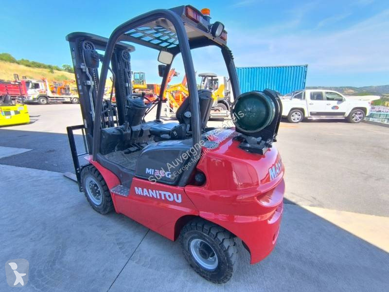 رافعة شوكية Manitou