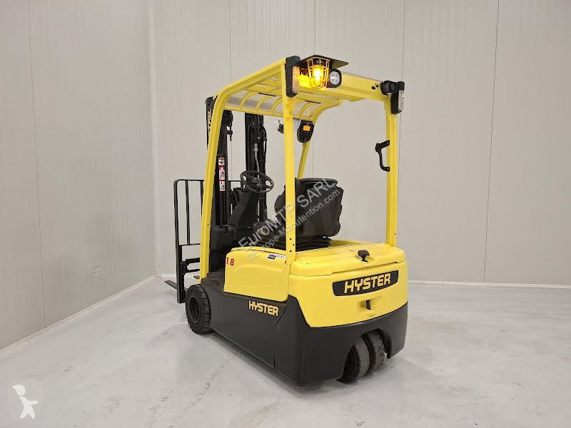 رافعة شوكية Hyster