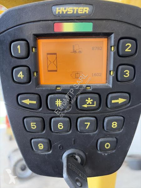 رافعة شوكية Hyster
