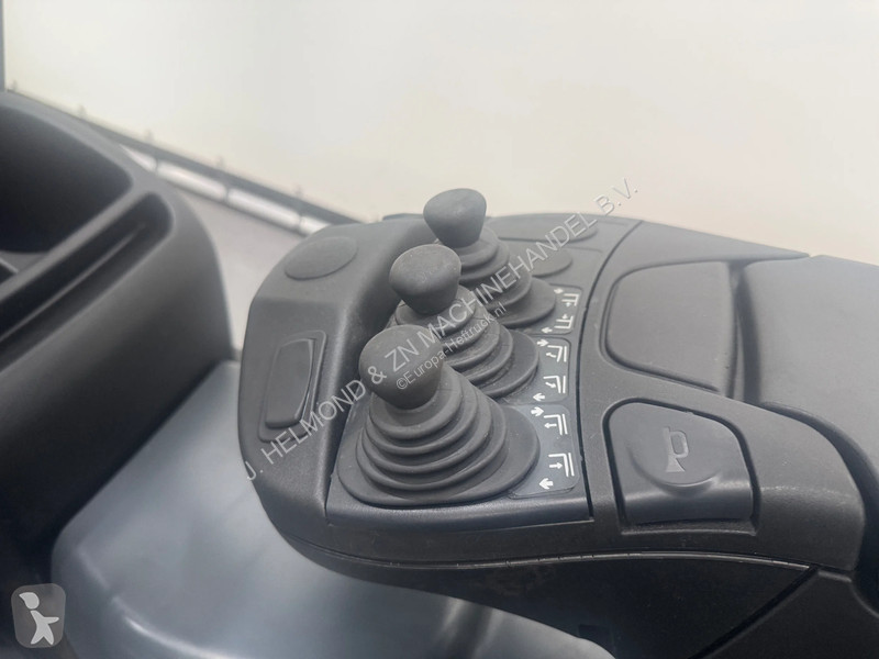 Teleskopický manipulátor Linde 1602