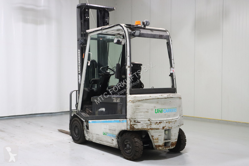 Teleskopický manipulátor Nissan G1Q2L25Q