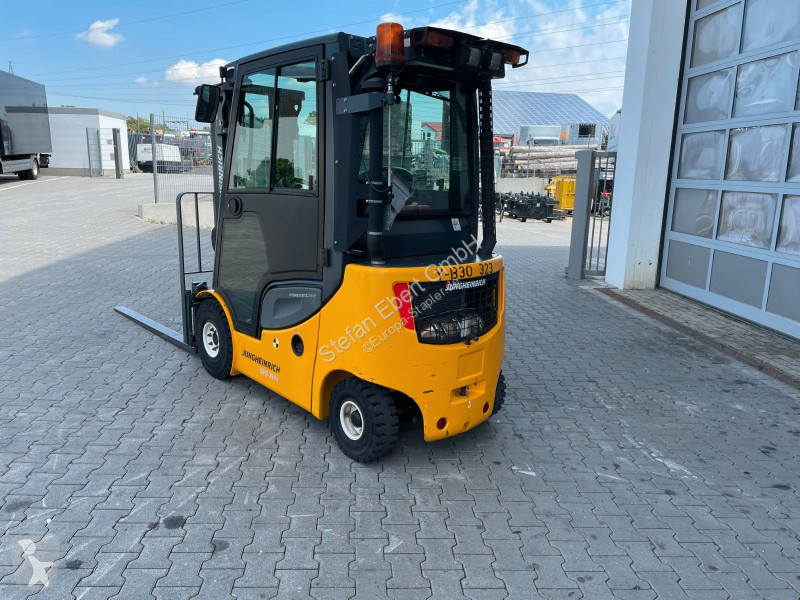 Кар Jungheinrich 316s / Triplex: 4.4m / 2.008h...