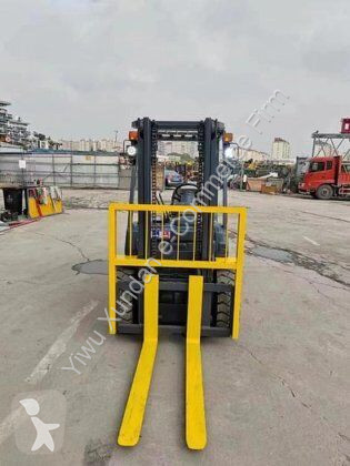 Teleskopický manipulátor Komatsu 30