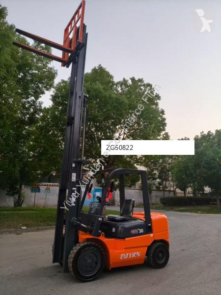 رافعة شوكية Heli CPCD30