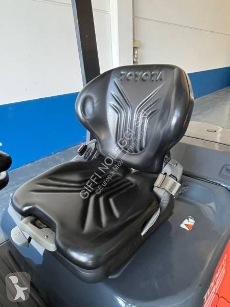 رافعة شوكية Toyota 02-8FDF25