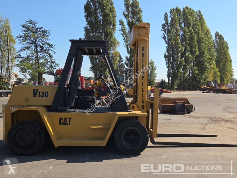 رافعة شوكية Caterpillar V130