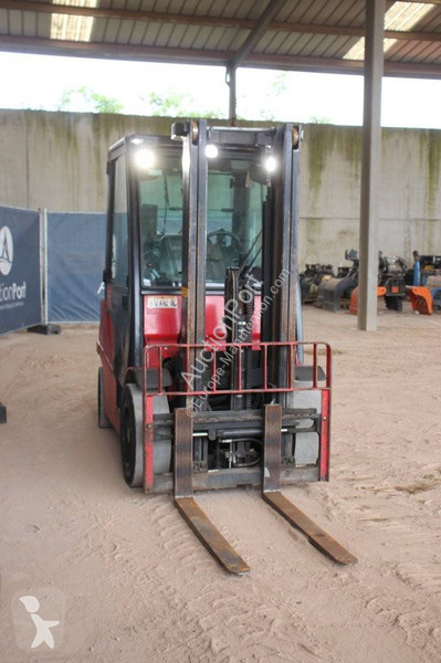 Teleskopický manipulátor Hyster